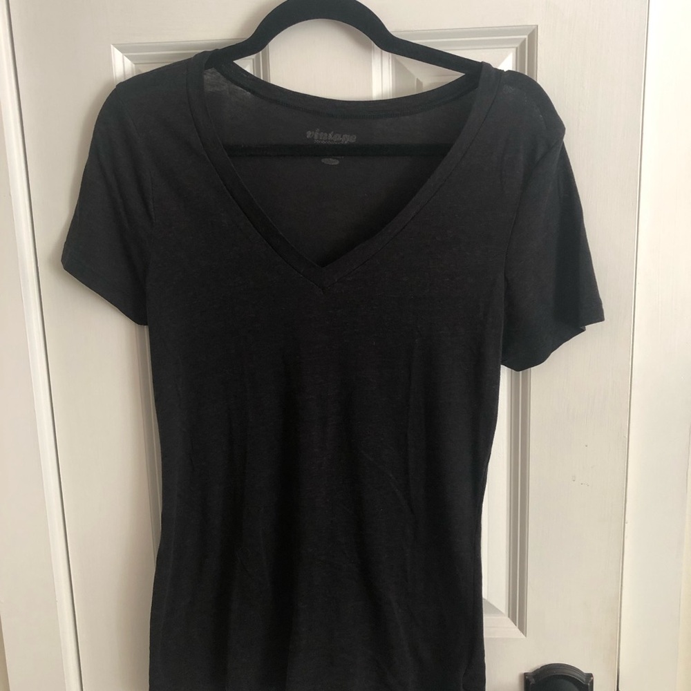 Vintage Black V-Neck Short Sleeve Tee